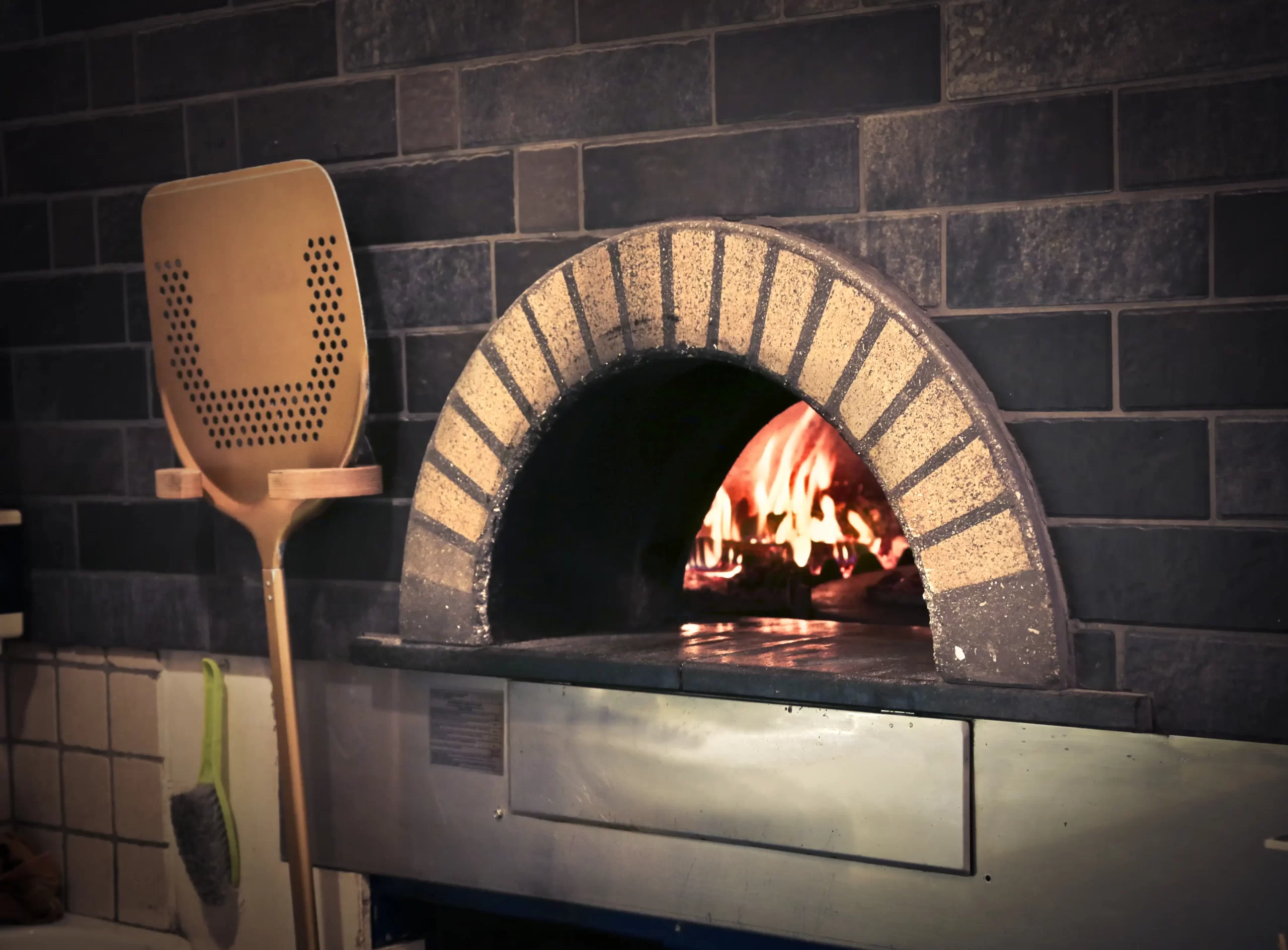 Horno de leña vs horno eléctrico: cuál es mejor para una pizza napolitana perfecta